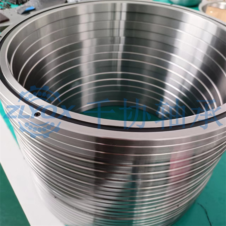 精密交叉滾子軸承如何進(jìn)行潤滑呢